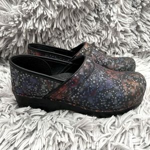 Dansko clogs size 41 never worn
